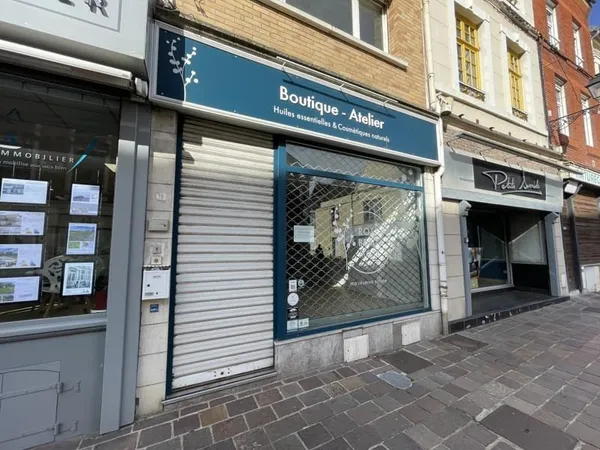 AIRE SUR LA LYS - LOCAL COMMERCIAL PROCHE DE LA GRAND PLACE