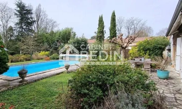 Maison 11 pièces 260 m²