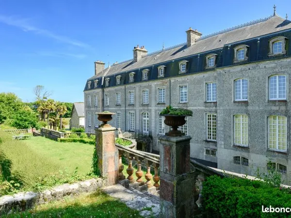 Appartement 8 pièces 266 m²