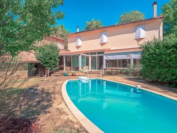 Mas de caractère en Cévennes - Domaine nature avec hébergements, piscine et fort potentiel