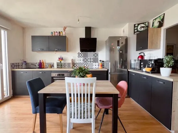 A VENDRE Appartement 4 pièces à Angers - Salpinte, 82 m², 3 chambres, grand séjour exposé sud-ouest