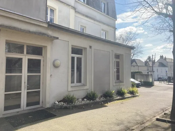 Local professionnel 542 m²