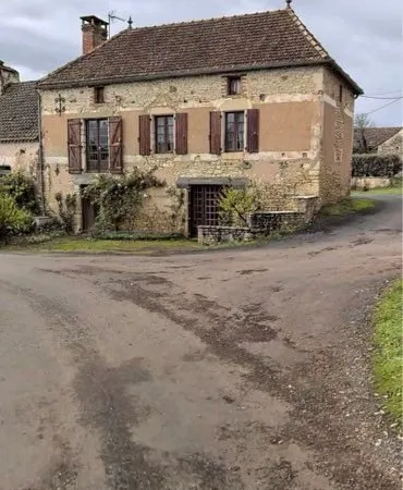 Maison ancienne avec dépendance