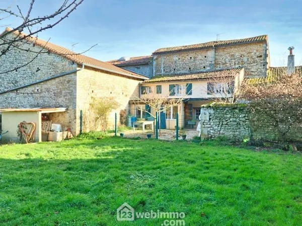 Maison de ville - 185m² - Valence-en-Poitou