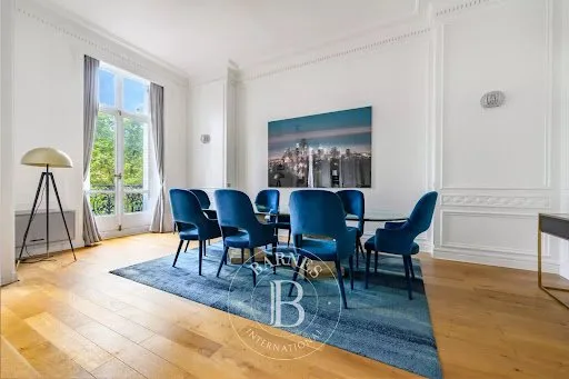 Appartement 6 pièces 267 m²