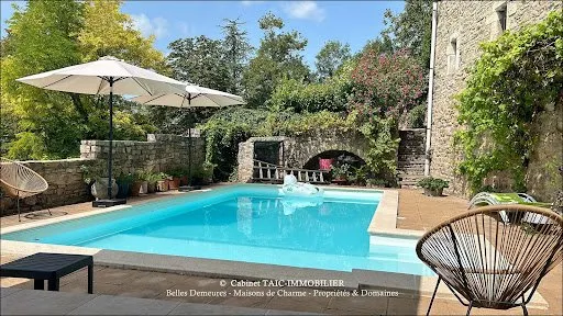 Propriété 9 pièces 200 m²