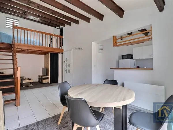 A vendre un immeuble comprenant 3 appartements loués