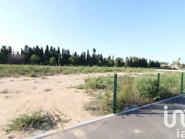 Terrain 792 m²