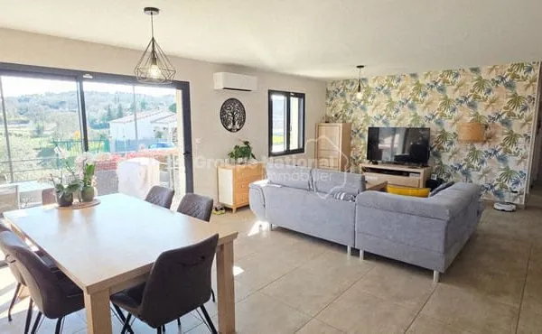 Maison de plain pied 90m², piscine et garage