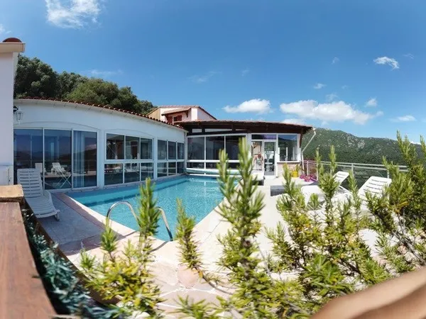 À vendre - Propriété avec maison et appartement indépendant à Olmeto