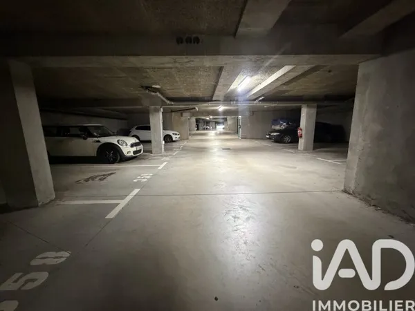 Parking 12 m²