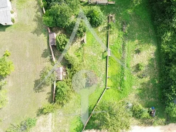 "LAVERNOSE-LACASSE" TERRAIN TRES PROCHE CENTRE VILLAGE