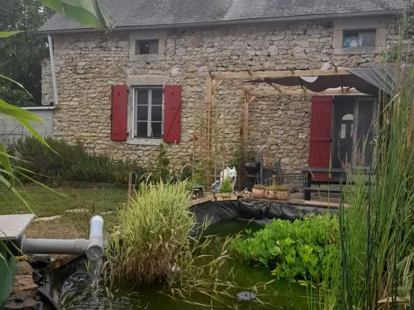 Maison en pierre avec box chevaux et 2 hectares