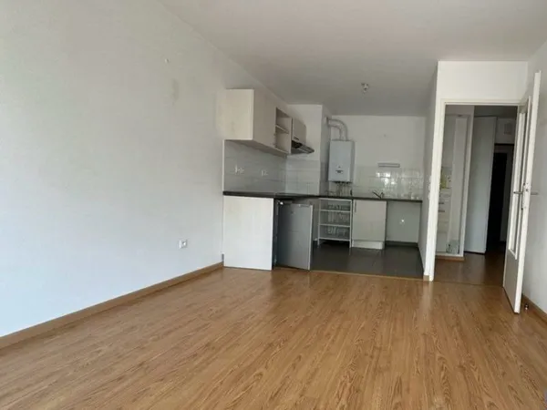 🏡 T2 avec balcon + parking - Centre Tourcoing, métro & gare à 2 min