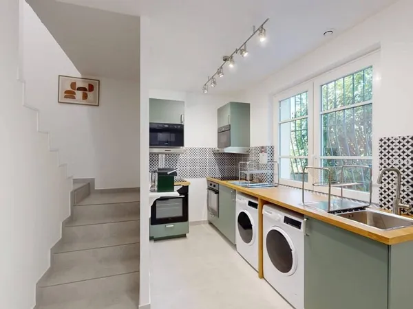 Maison 1 pièce 358 m²