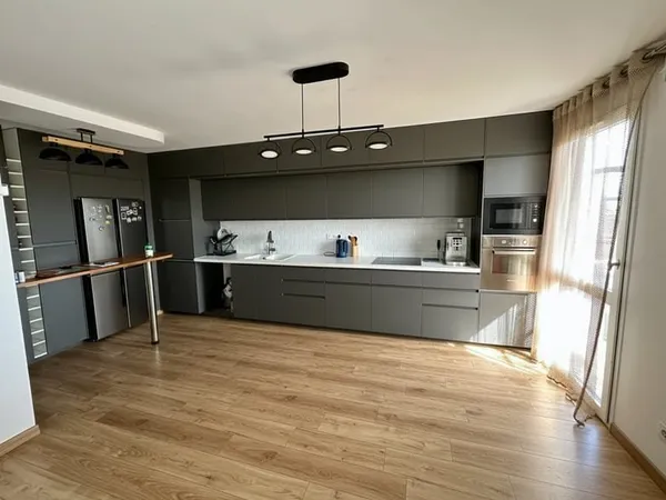 Appartement 80m² - 3 CHAMBRES + BUREAU