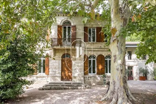 Maison 10 pièces 550 m²