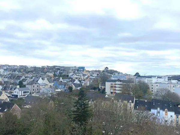 APPARTEMENT T5 A VENDRE BREST KERINOU - DERNIER ETAGE - GARAGE FERME