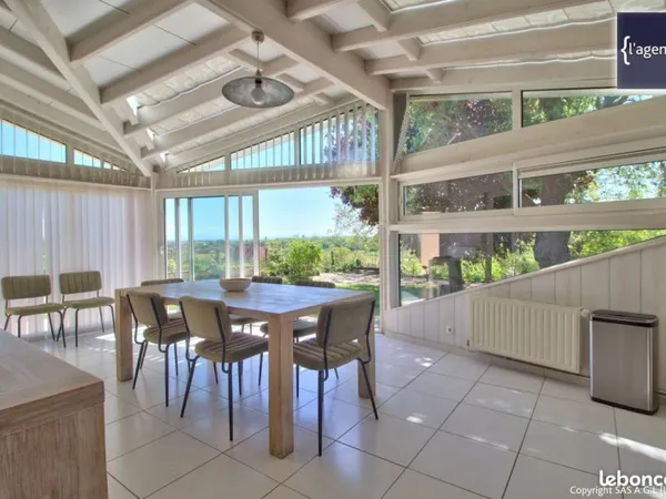 Propriété 6 pièces 163 m²