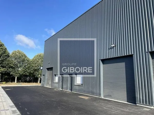 Entrepôt 175 m²
