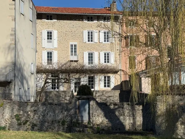 Maison de village du XIXe siècle en pierre