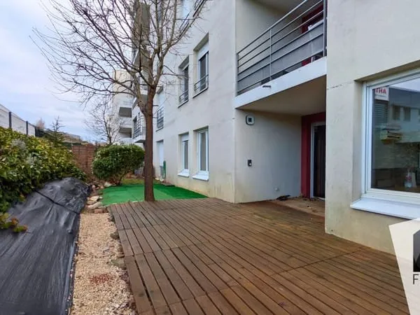 Appartement 3 pièces avec terrasse, parking et résidence réc