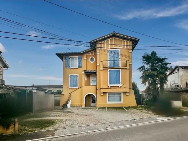 Immeuble de 10 appartements à vendre - Rendement attractif et entièrement loués dans un secteur pris