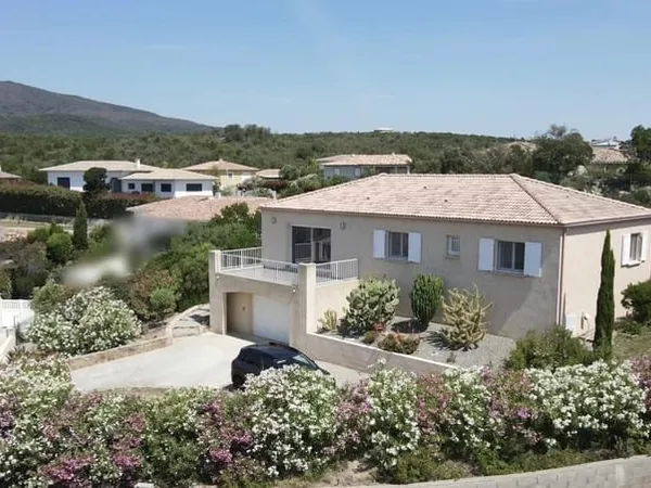 Belle villa récente type 5 vue mer