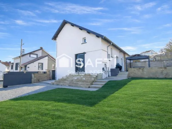 A Homécourt, charmante maison rénovée de 105 m2, 4 chambres, terrasse, jardin