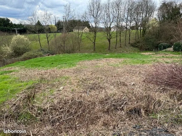 Terrain constructible viabilisé 980m2