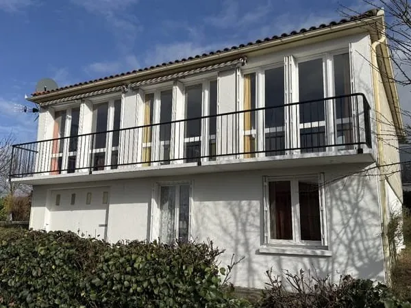 Maison avec piscine et studio independant - Figeac