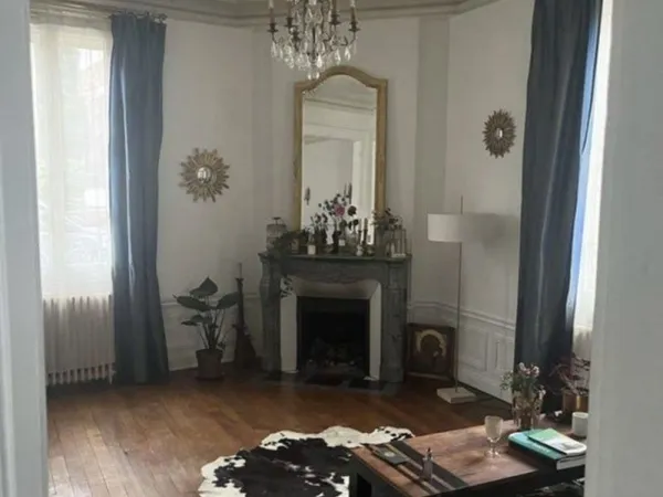 Maison bourgeoise ancienne pleine de charme