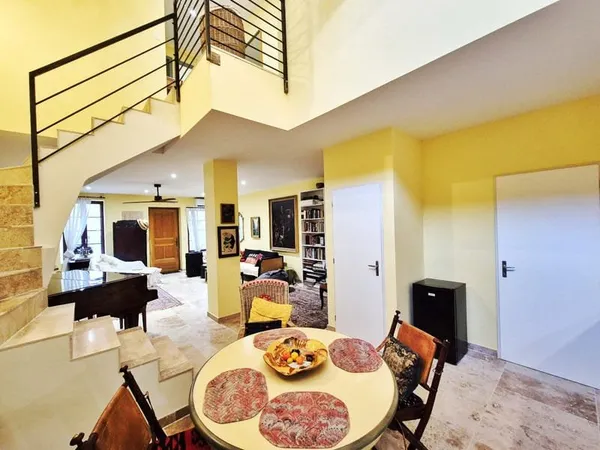 Ensemble immobilier rare — Maison principale rénovée & dépendance convertible