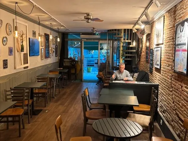 Bar bistro