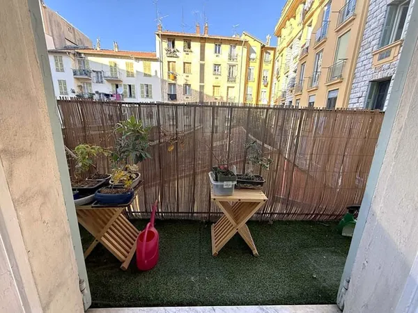 A VENDRE : NICE/LE PORT - Appartement F1 28 m2, Balcon