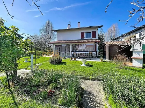 Maison 19 pièces 260 m²