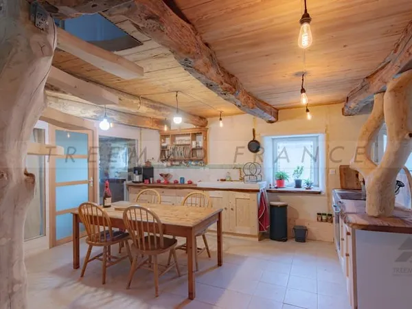A VENDRE - PLOUGUERNEAU - MAISON DE 135 M2 - 6 PIECES - 327