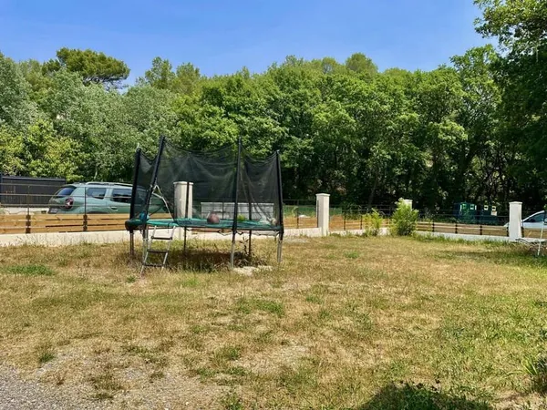 SOUS OFFRE : Terrain constructible