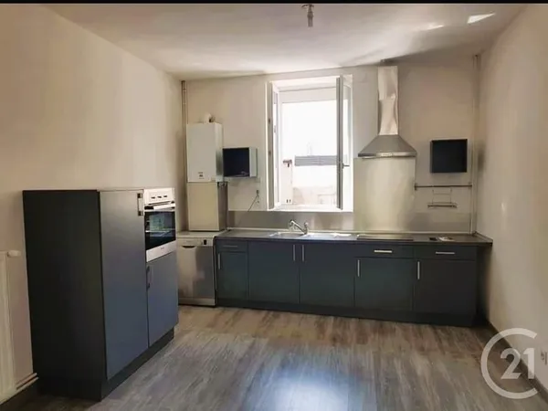 Bâtiment 181 m²