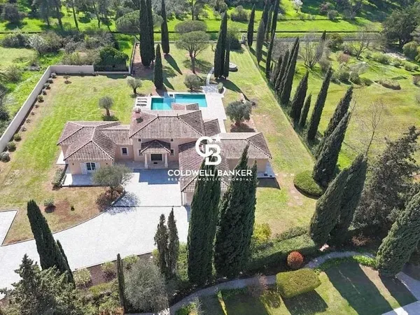 Élégante villa contemporaine Plein pied dans domaine privé et sécurisé