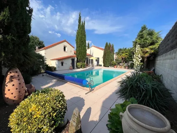 Maison avec piscine 6 chambres