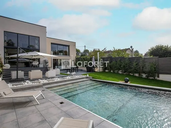VILLA Sucy En Brie 8 pièces 250 m2