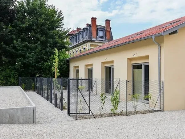 Local 3 pièces 53 m²