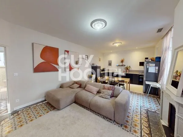 A vendre à PERPIGNAN (66000) Appartement, 5 pièces, 110 m² entièrement rénové.