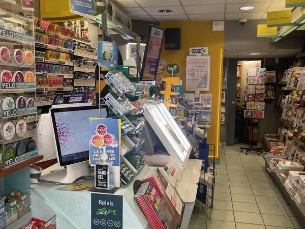 Jeux, presse, tabac 40 m² Nantes