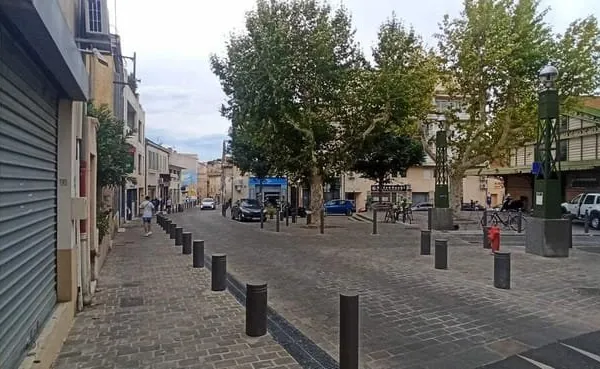 Local commercial place du cinéma