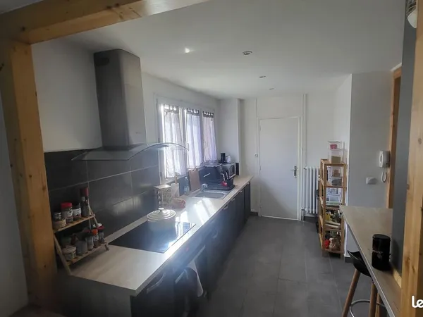 Appartement T3 - 64 m² - balcon - parking gratuit