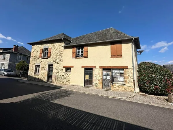 Maison en Pierre à Rénover au Coeur de Saint Hilaire Peyroux 4 pièce(s) 120 m2