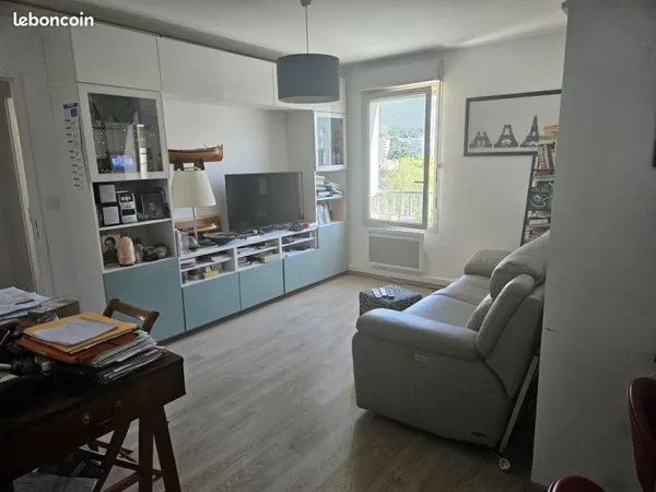 T3 récent 61m2 avec loggia et parking PMR