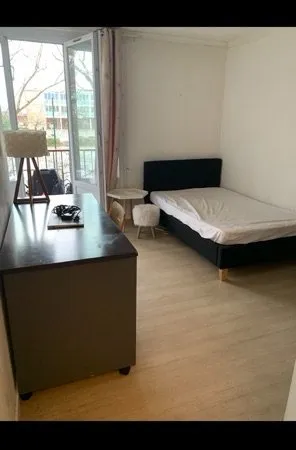 Loue chambre meublée